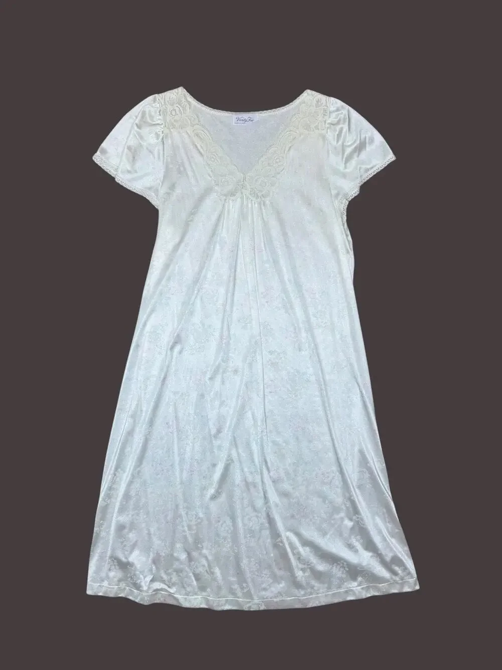 Vintage Vanity Fair Cream Floral Lace Satin Nightgown Medium